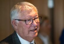 Sir Alex Ferguson taken to hospital after feeling unwell before Manchester United-Liverpool match on