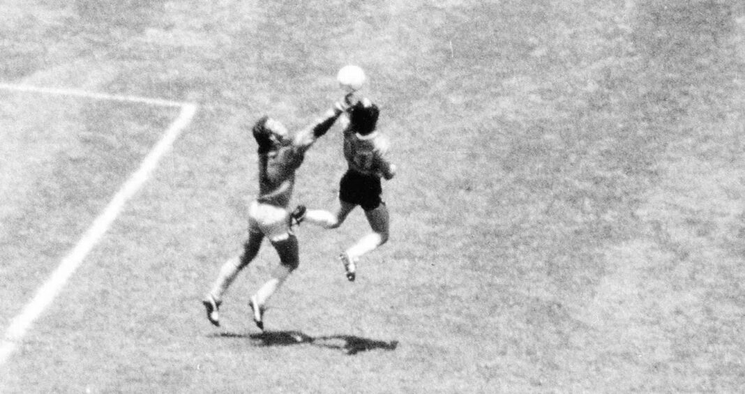 Diego-Maradonas-Guds-hand.jpg