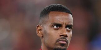 English striker legend places Alexander Isak as the Premier League’s best striker